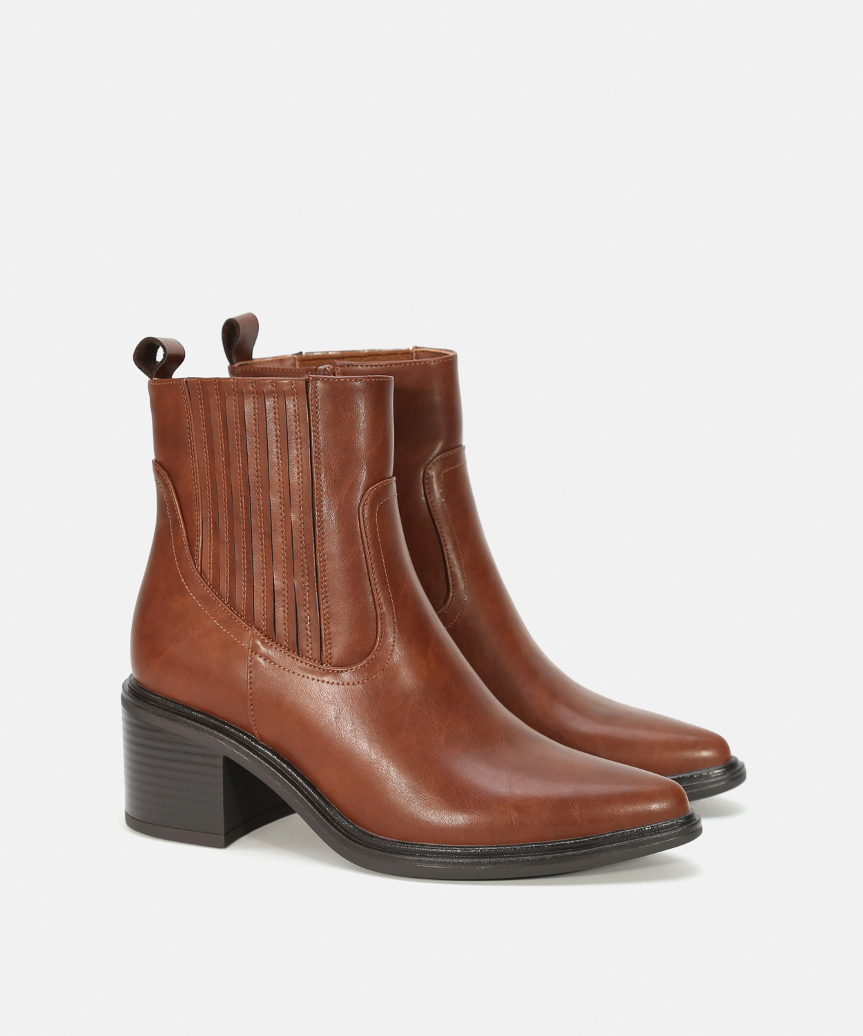 Botines marrones tac&oacute;n chelsea image number null